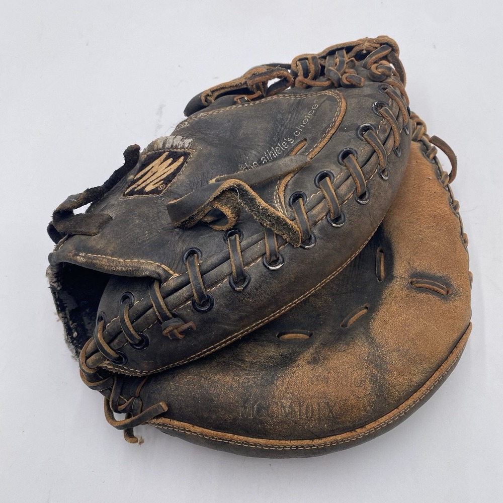 Macgregor MCCM101X Scoop Toe Black Catchers Mitt (Right Handed Thrower) SEE PICS